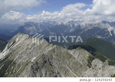 Mountain panorama at Karwendel Hohenweg, Austria Mountain panorama at Karwendel Hohenweg, Austria 124259243