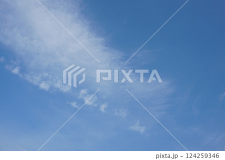 青空に浮かぶ雲 青空に浮かぶ雲 124259346