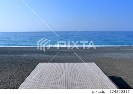 芸西村の琴ヶ浜　太平洋が一望できる砂浜　（高知県） 124260357