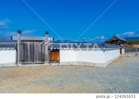 兵庫県赤穂市　赤穂城跡の二ノ丸庭園の壁 124261633