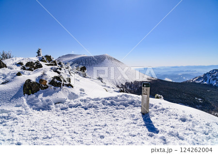 雪山登山・浅間山外輪「蛇骨岳」より望む浅間山の絶景 124262004