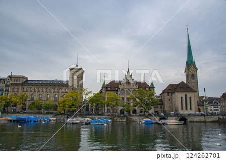 ヨーロッパのスイスで大自然の景色と街並み ヨーロッパのスイスで大自然の景色と街並み 124262701