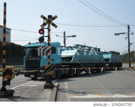 宇部新川にある宇部興産専用道路の踏切 宇部新川にある宇部興産専用道路の踏切 124262750