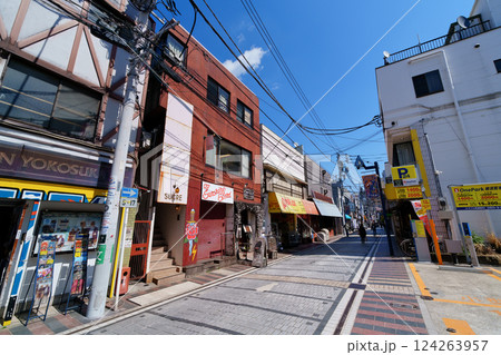横須賀　どぶ板通り商店街 124263957
