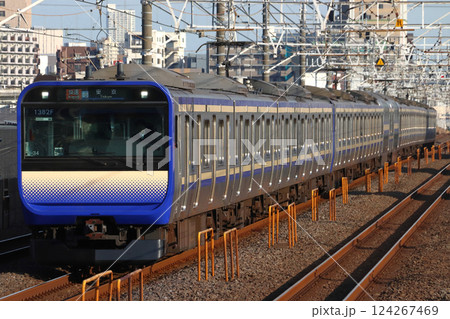 ［JO］横須賀線・総武線快速E235系電車（久里浜⇔千葉） 124267469