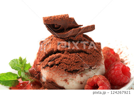 Ice cream dessert 124267921