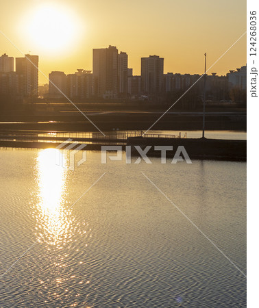 Urban landscape by the sunset Urban landscape by the sunset 124268036