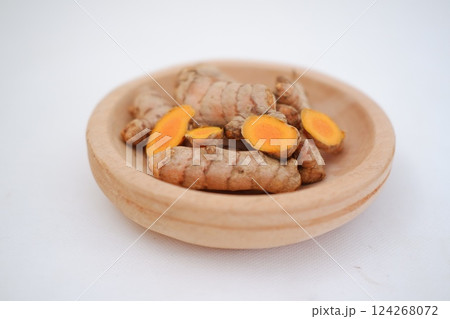 Fresh ginger root or rhizome isolated on white background cutout Fresh ginger root or rhizome isolated on white background cutout 124268072