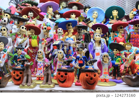 メキシコ「死者の日」年に一度のメキシコのお祭り　リメンバーミーの世界とタコス&ピラミッド満喫旅 124273160