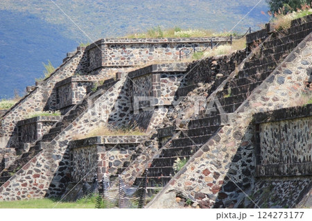 メキシコ「死者の日」年に一度のメキシコのお祭り　リメンバーミーの世界とタコス&ピラミッド満喫旅 124273177