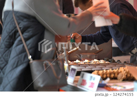 祭りの屋台 屋台グルメの たい焼き 祭りの屋台 屋台グルメの たい焼き 124274155