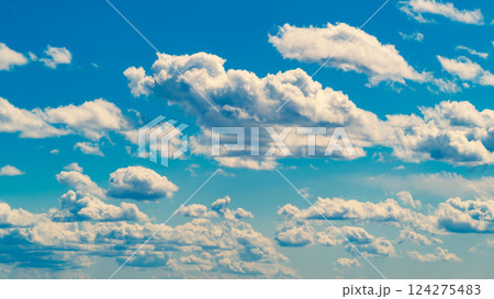 青空に湧く春の雨上がりの白い雲 a-3 暖色 青空に湧く春の雨上がりの白い雲 a-3 暖色 124275483