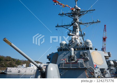 アメリカ海軍イージス艦　ベンフォールド　艦橋 124275776