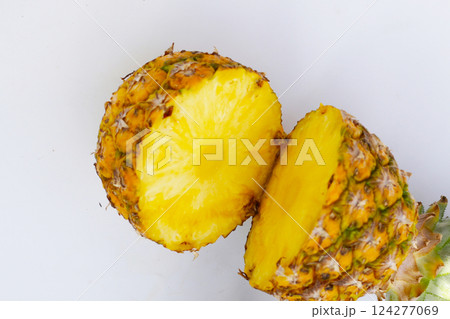 Ripe pineapple slices, Fresh fruit 124277069