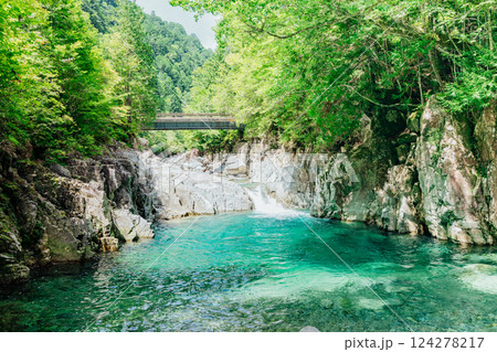 ＜長野＞阿寺渓谷の美しい絶景　-牛ヶ淵- 124278217