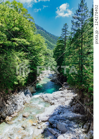 ＜長野＞阿寺渓谷の美しい絶景　-牛ヶ淵- 124278402