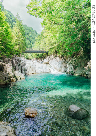 ＜長野＞阿寺渓谷の美しい絶景　-牛ヶ淵- 124279335