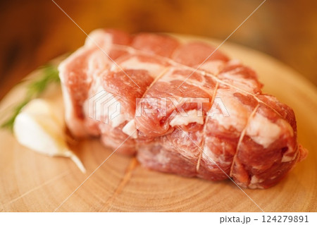 豚肉のブロック 124279891