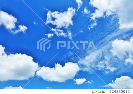 夏の青空と雲 夏の青空と雲 124280010