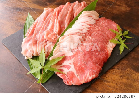 国産豚いろいろ盛り合わせ 124280597