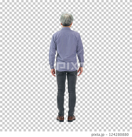 シニア男性の後ろ姿　手作業で精密に切り抜いた背景透過全身写真PNG 124280880