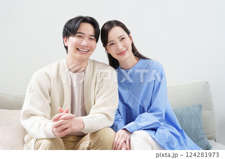 笑顔の夫婦・カップル 笑顔の夫婦・カップル 124281973
