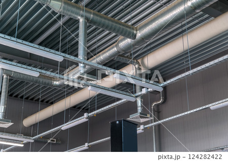 Heating pipe system in the warehouse of the 124282422