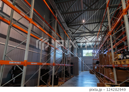 Heating pipe system in the warehouse of the 124282949
