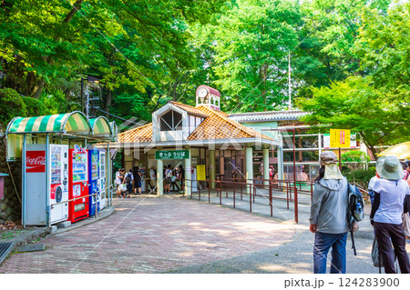 夏の高尾山エコーリフト 山上駅 124283900
