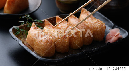 いなり寿司 (暗いイメージ) いなり寿司 (暗いイメージ) 124284635