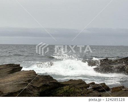 曇天の城ヶ島（三浦半島） 124285128