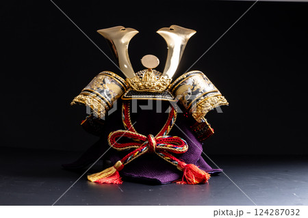 兜飾り 124287032