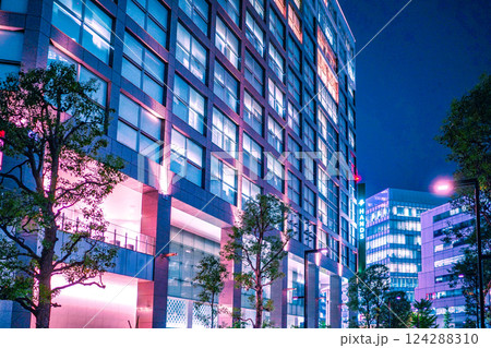 ピンクライトのビル ピンクライトのビル 124288310