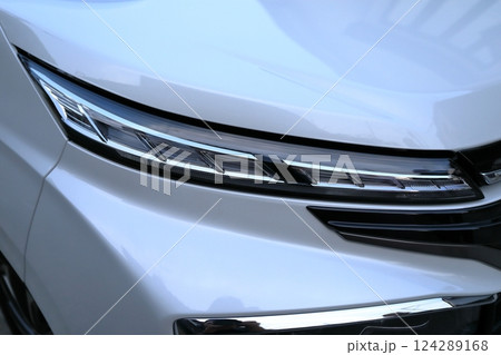 車のヘッドライト イメージ 車のヘッドライト イメージ 124289168