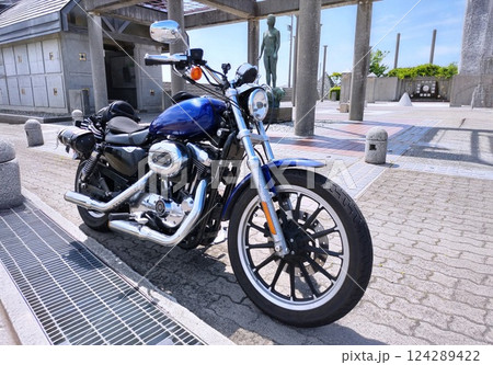 バイクのある風景 バイクのある風景 124289422