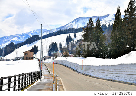 石打丸山スキー/観光口、ダイナミックコース周辺を望む(新潟県南魚沼市)【2025.3】 石打丸山スキー/観光口、ダイナミックコース周辺を望む(新潟県南魚沼市)【2025.3】 124289703