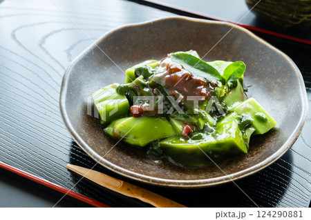 抹茶のわらび餅　抹茶スイーツの写真素材 124290881