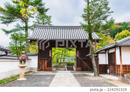 春の京都　清水寺　北総門 124291329
