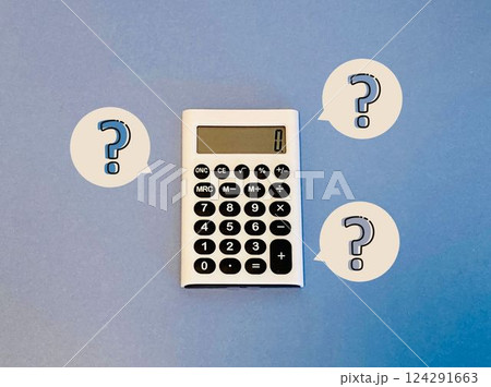 査定金額はいくら?(はてなマークと電卓) 査定金額はいくら?(はてなマークと電卓) 124291663