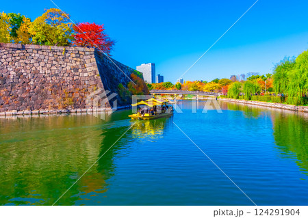大阪城公園の外濠と御座船 124291904