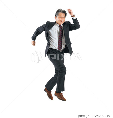 元気にジャンプするミドルエイジ男性ビジネスパーソン　手作業で精密に切り抜いた背景透過全身写真PNG 124292949