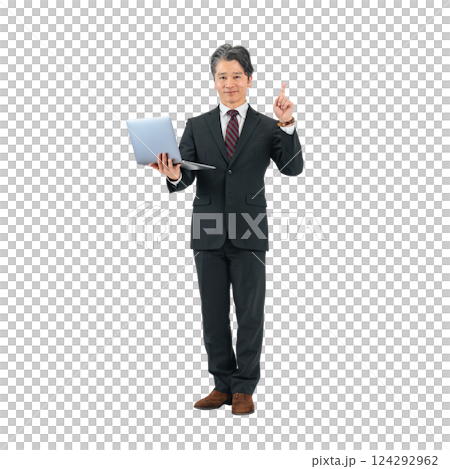 ノートパソコンを持っておすすめする中高年ビジネスマン 手作業で精密に切り抜いた背景透過全身写真PNG ノートパソコンを持っておすすめする中高年ビジネスマン 手作業で精密に切り抜いた背景透過全身写真PNG 124292962