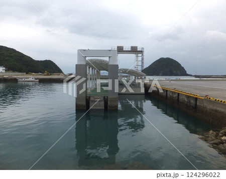 渡嘉敷島のフェリー乗り場 渡嘉敷島のフェリー乗り場 124296022