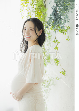 妊婦　マタニティフォト 124296027