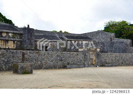 沖縄　玉陵 124296813