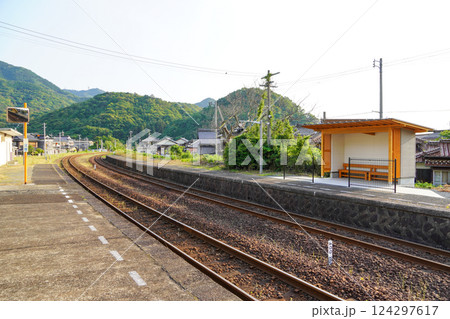 三見駅（山陰本線・JR西日本） 124297617