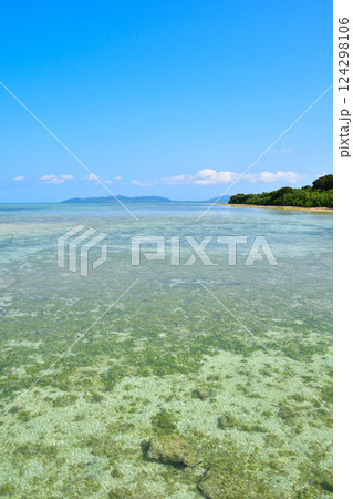 沖縄県　竹富島　 124298106