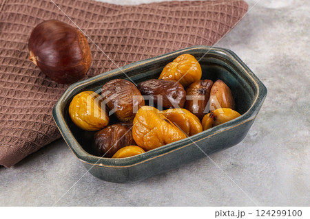 Roasted sweet natural organic shestnut Roasted sweet natural organic shestnut 124299100