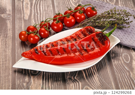 Grilled whole red paprika ramiro 124299268