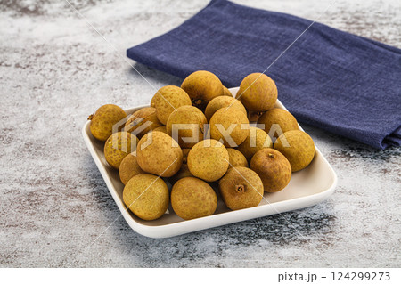 Sweet juicy tropical fruit longan Sweet juicy tropical fruit longan 124299273